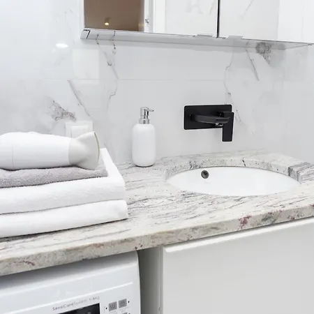 Avra Iii Stare Danzig