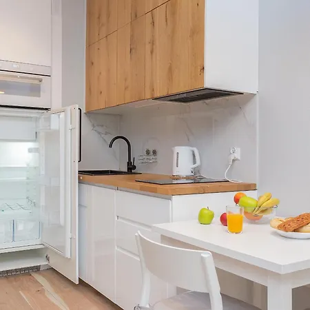 Avra Iii Stare Apartmán *